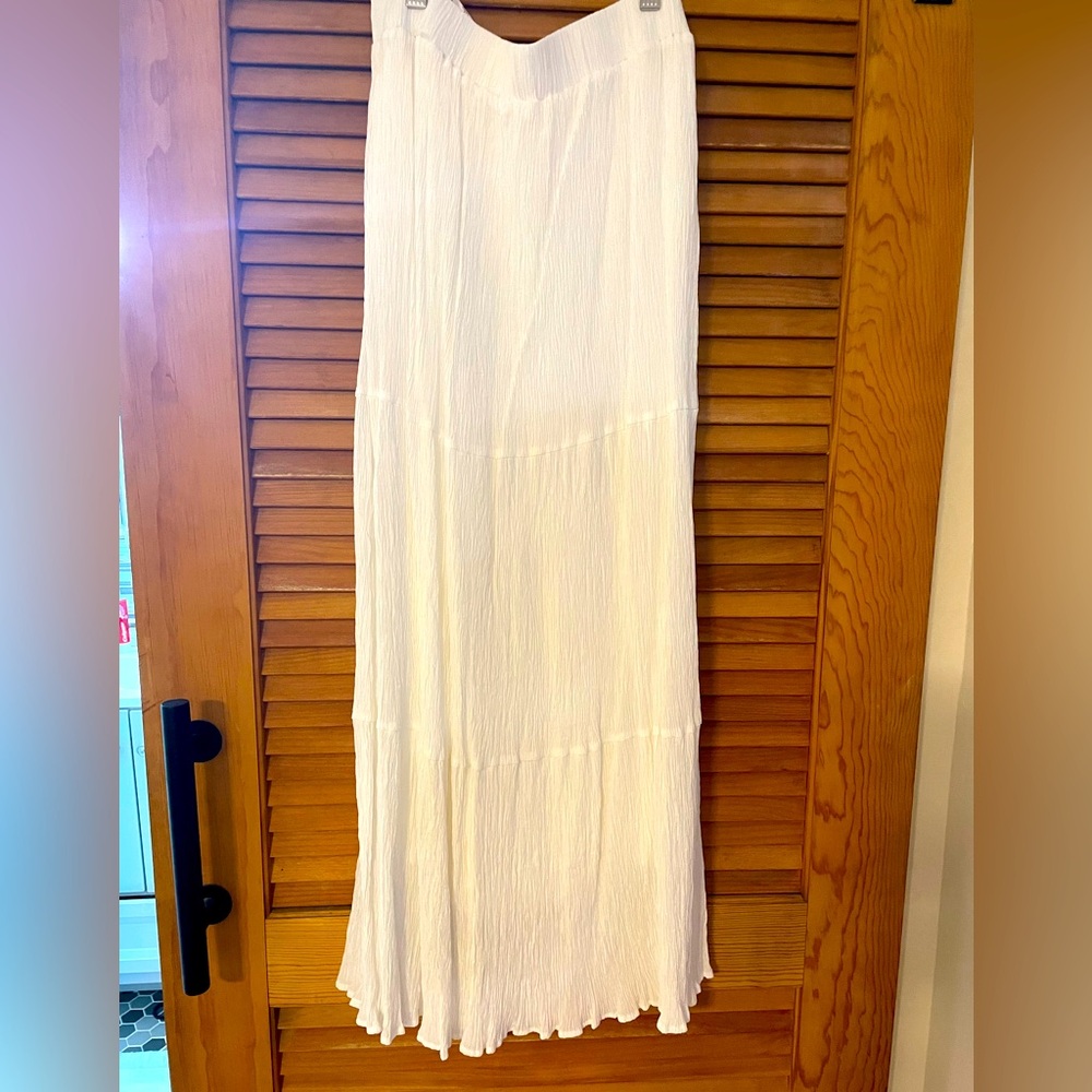 Lulus white skirt